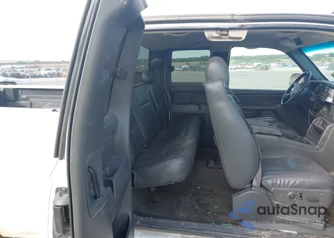 2005 Chevrolet Silverado 1500 Z71 z USA, uszkodzony, nr VIN 1GCEK19Z45Z332906